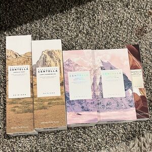 Centella Light Cleansing Oil - White & Cream